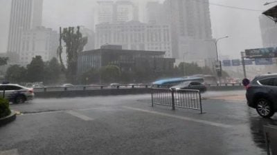 隆多處豪雨成災 DBKL：大部分災區積水30分鐘內消退