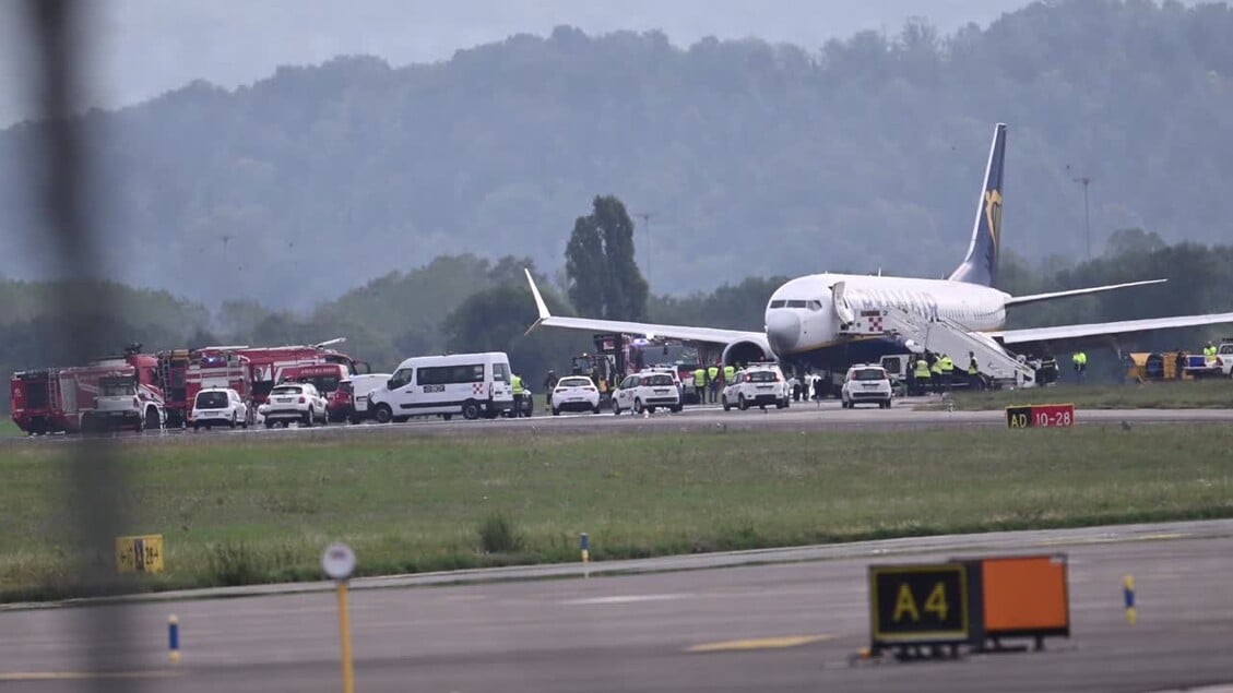 起飞前火烧机翼！瑞安航空意大利接连遇险 米兰降落爆胎