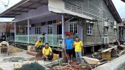 避免大海潮淹入屋 魚商墊高浮腳屋2呎