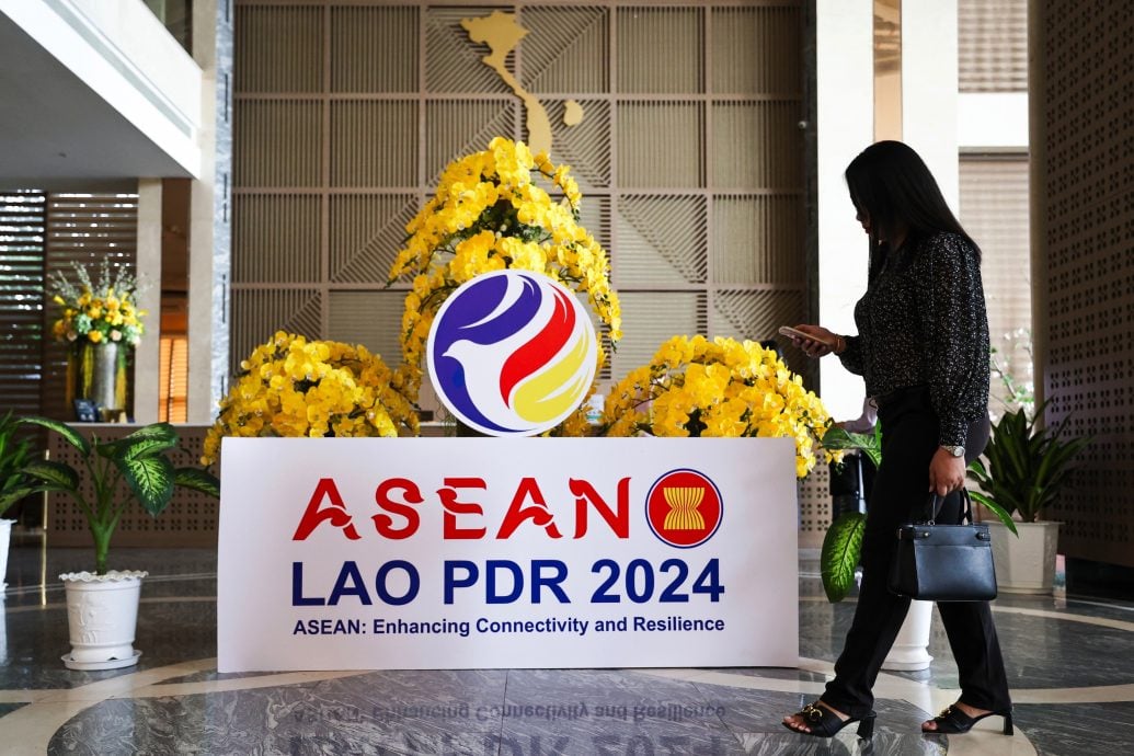 配坐看云起主文ASEAN SUMMIT:LAO12_05102024_MONUMENT