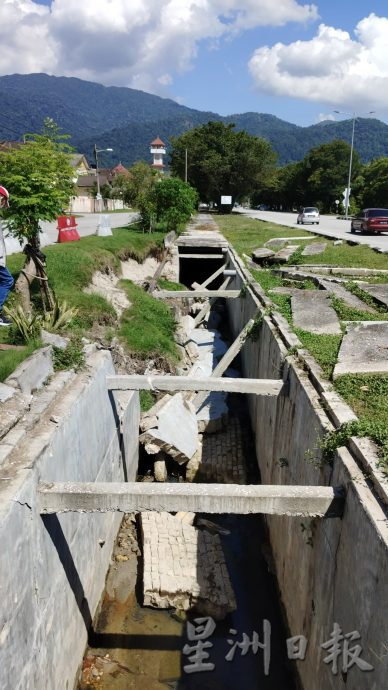 金宝绿岩路沟渠坍塌 承包商28日修复