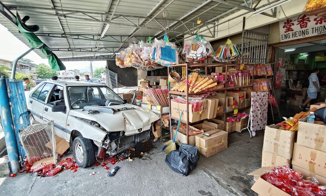 霹：封面主文／车撞店频仍引市民关注  商家提高警觉减风险