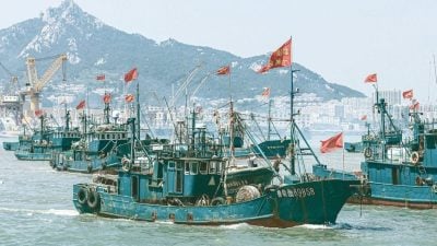 韩国西南海域出现大量中国渔船 部分被韩海警驱离