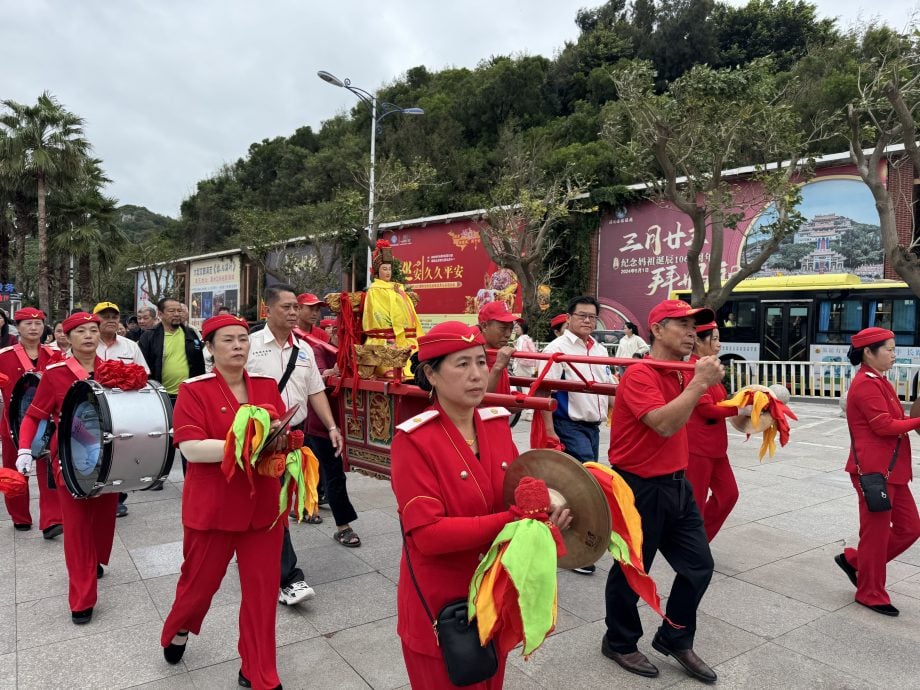 （8/10见报）大都会-（主文）妈祖灵身回銮湄洲岛妈祖祖庙