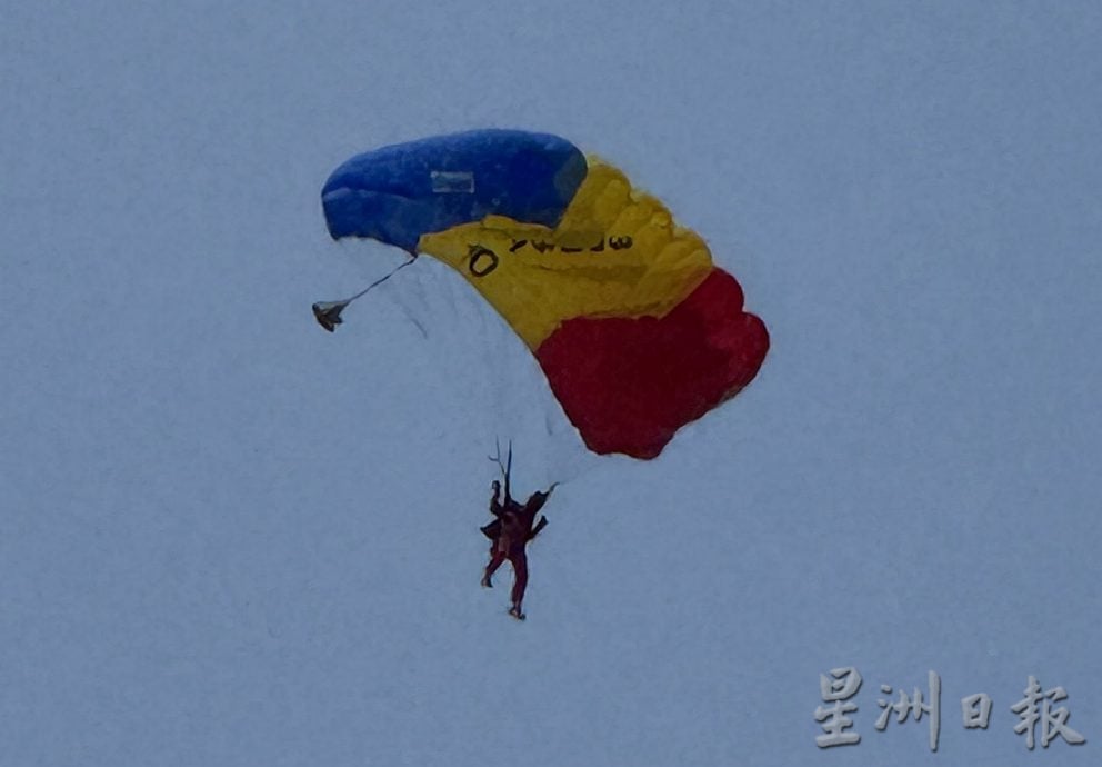 （古城封面主文／签发古城）甲国际航空嘉年华首日·市民游客踊跃参观