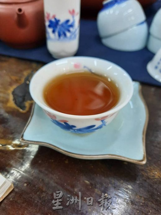 （古城第二版主文）乐活-小小茶馆发扬茶道30年