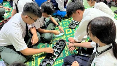 日本须磨学园师生访甲华中 促进马日青少年之交流