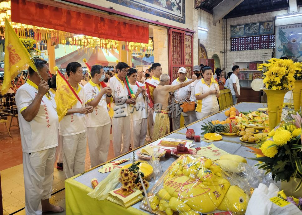 （大北马）加央斗母宫九皇爷回銮，游行队伍百花齐放