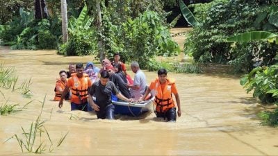 持續暴雨吉打6縣閃淹 2136人安置疏散中心