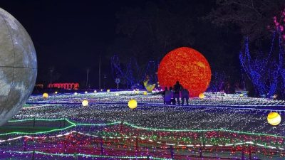 河道旁迷人絢麗燈海   月燈仙境來到柔府汽車城