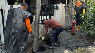 “封死”住家前沟渠洞   居民吃苦果 水灾淹入屋