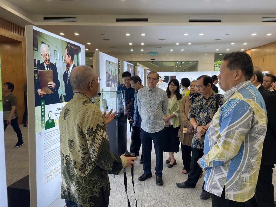 “和平与共生的启示”展览临新山，以法华经探佛伊共通价值