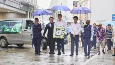 李瑋玲出殯 侄兒捧遺照送最後一程