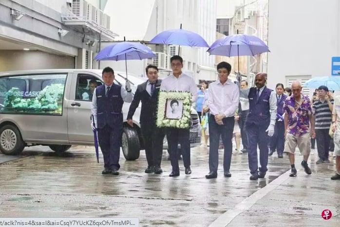 李玮玲出殡 侄儿捧遗照送最后一程