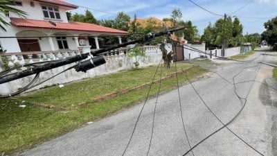 能源委會：電杆倒塌等風險   雨季遇水災小心觸電