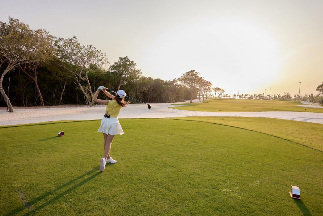 Eschuri Vung Bau Golf offers golfers a luxurious experience with sunset views.