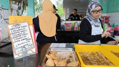 恭喜以下檔口，榮登星洲日報與coook聯辦「第一屆馬來西亞飲食評鑑500强」之一：哥罗乐公园炸咖喱角