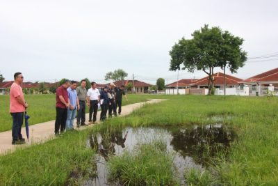 李景胜：部分草地积水 . 迪沙埔奕2公园将筑沟