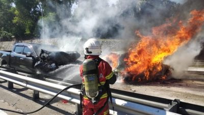 NKVE车祸火烧3车 司机伤者送院