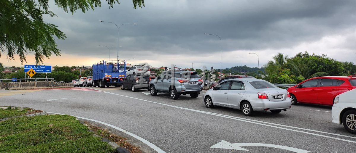 绿灯时长调整仍塞车  市议员：安排交警维持秩序