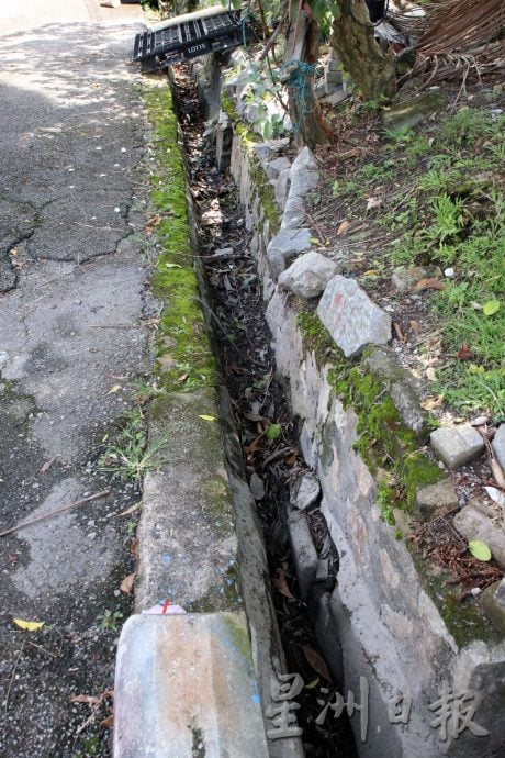 NS芙蓉：沟渠崩塌引发水灾，居民向市议员投诉求助