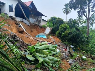 年終大水災| 丹州多地傳土崩路面塌陷  無人傷亡