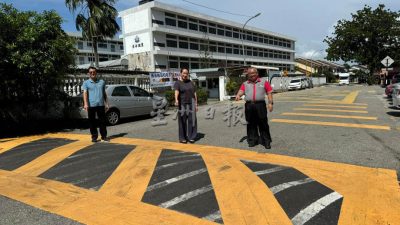 增减速墩 减速带 告示牌 北海钟灵B及C门添道路安全设施