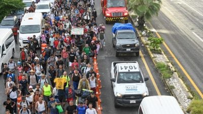 1500各国移民从墨西哥出走  希望在特朗普掌权前抵美求庇护