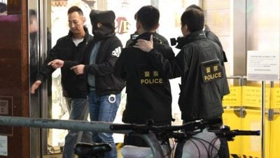 27年前港卡拉OK縱火案17死 再1嫌犯落網 剩1人在逃