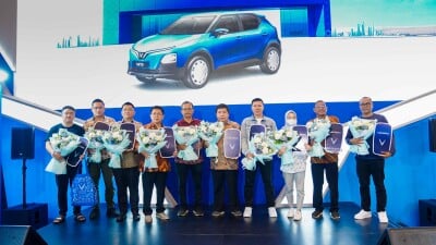 VinFast officially delivers VF 5 electric cars in Indonesia