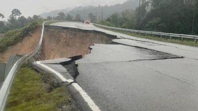 肯逸湖至阿靈路段坍塌 相關路段全面禁止通行