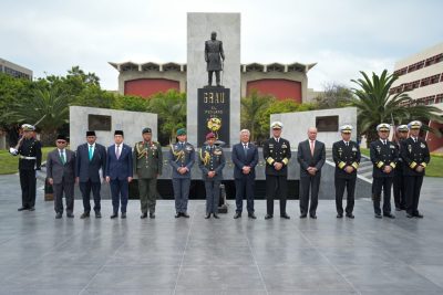 蘇丹訪秘魯海軍學院 . 觀摩陸戰隊方陣展示