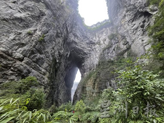 【中国】走进魔幻山城，领略重庆气势磅礴的大江大山