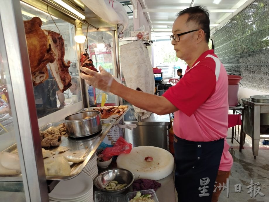 【人气美食】／文叔鸡饭古早式蒸油饭 叉烧烧肉爽口油香满溢