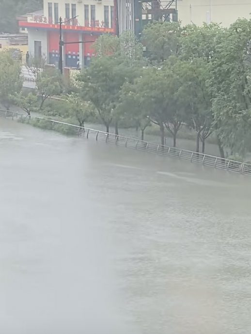 上海暴雨致苏州河部分亲水平台被淹？市防汛办：已开闸排水