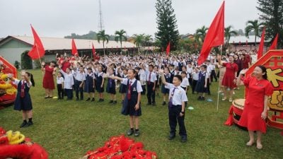 双溪内华小彭唯一学校参与   学生体验 拍贺岁MV