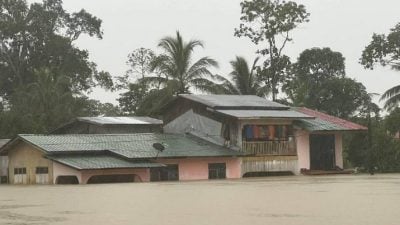 年終大水災| 巴西馬縣甘榜巴貢水災   30人受困 及時救出