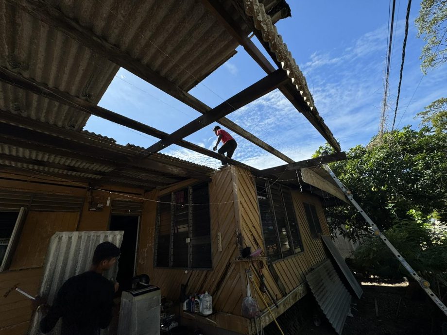 甘马挽县在上个月杪遭遇暴风冰雹雨，许多房屋及建筑物遭到破坏，登州政府为此拨出420万令吉进行维修工作。