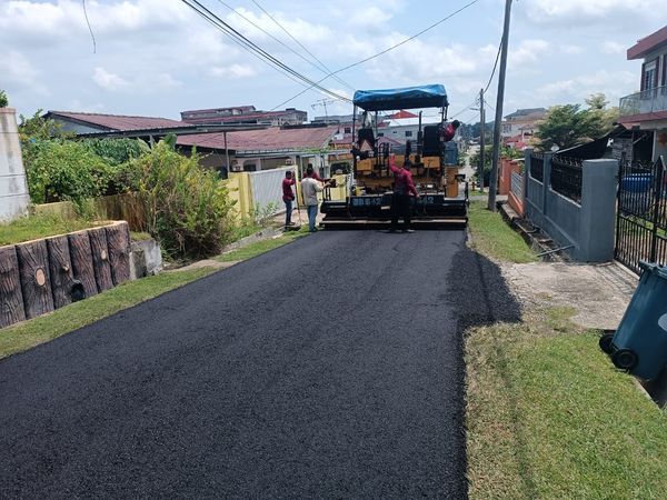 东：金马扬新村获拨款道路及雨盖篮球场