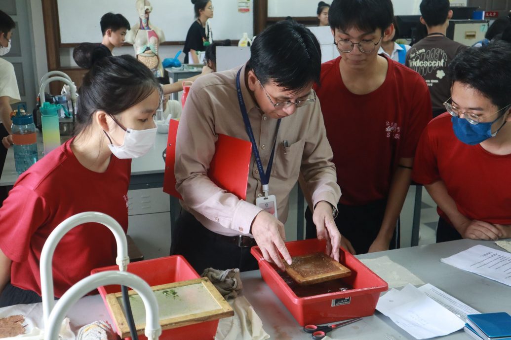 供上网（大北马）年轻人/日新独中 科学展