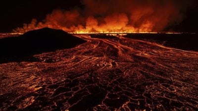 冰岛雷克雅内斯半岛火山一年内第7次喷发