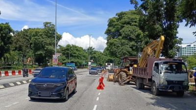 務邊路南下方向 封左車道松俊路口供治水