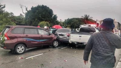 北根大橋附近路段  3車連環撞 2人亡