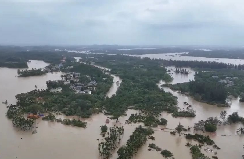 台风与冷空气夹击！中国海南豪雨致山崩3死4伤