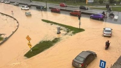 雨一直下   雪邦2路线被淹暂关闭