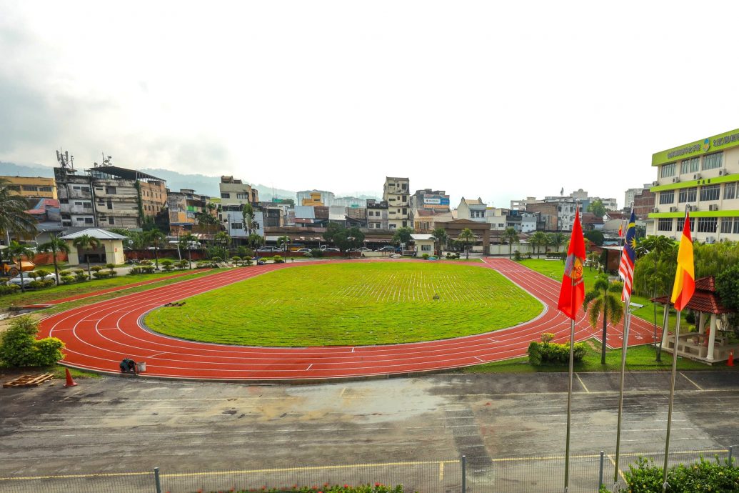 大都会/安邦华小12月14日，举办“安邦学校及幼儿园周年庆感恩晚宴暨塑胶跑道开幕典礼”／3图