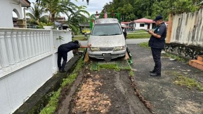 索回须付拖车停车费   弃车不顾 要罚