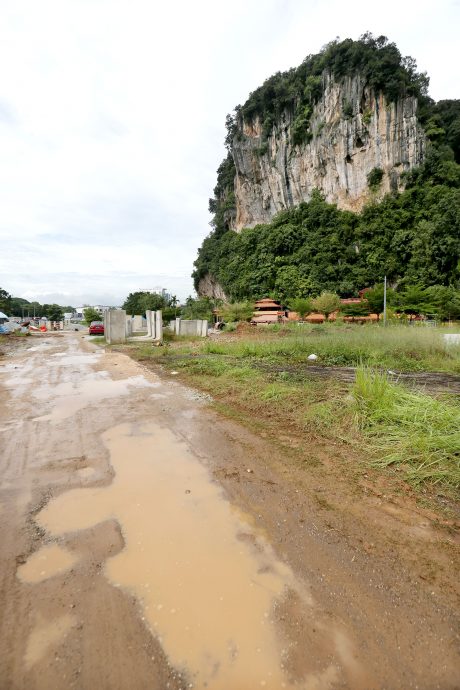 暴风疾雨天气来袭 岩洞防灾加强安全措施