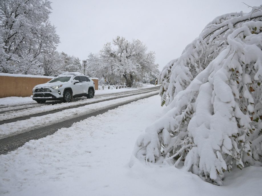 看世界/新墨州和科州暴风雪 4万户停电