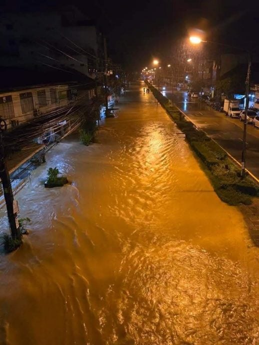 视频|合艾雨下不停还淹水 网民提醒：去度假请三思